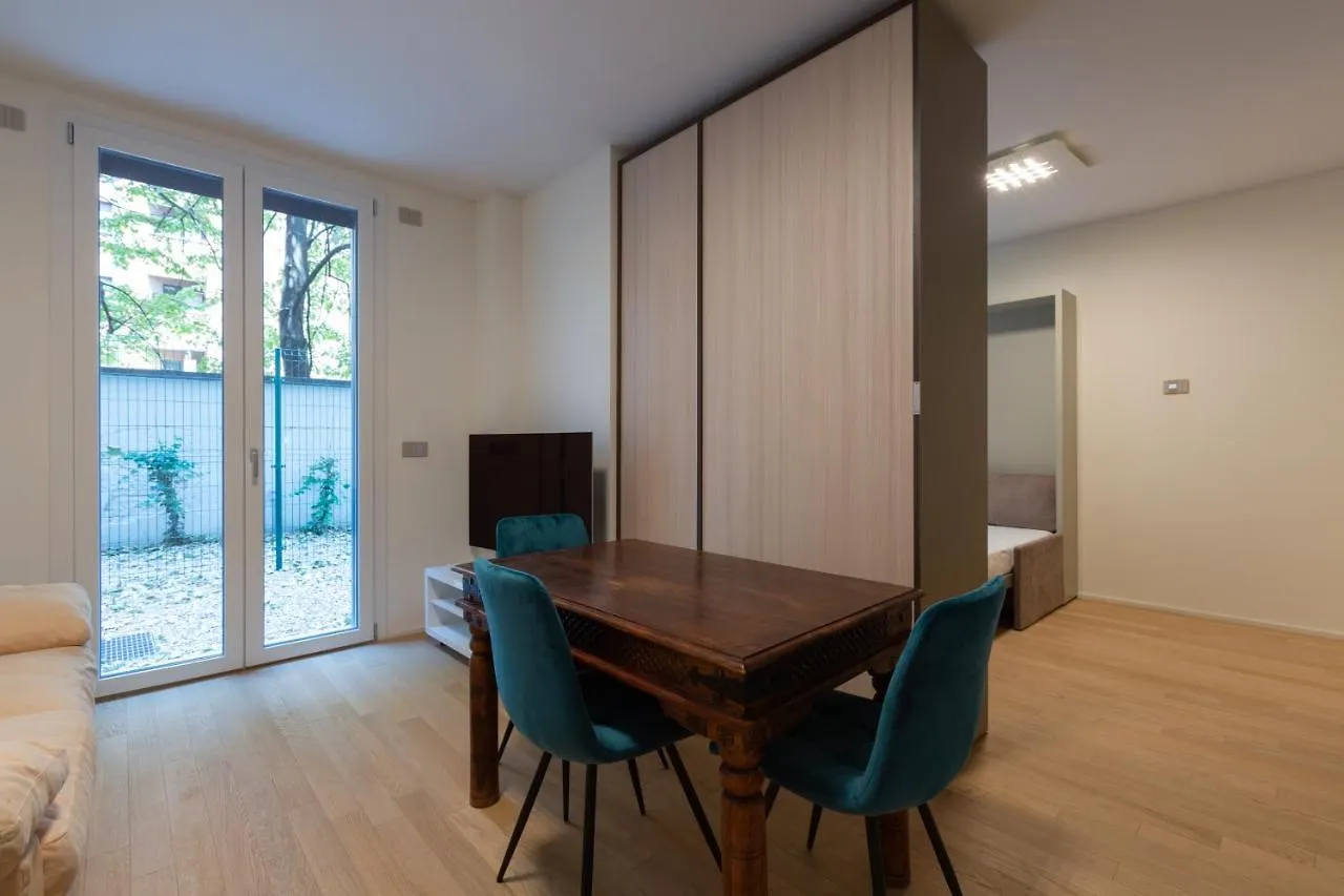 Cozy Flat With Parking Apartment Milan Italy