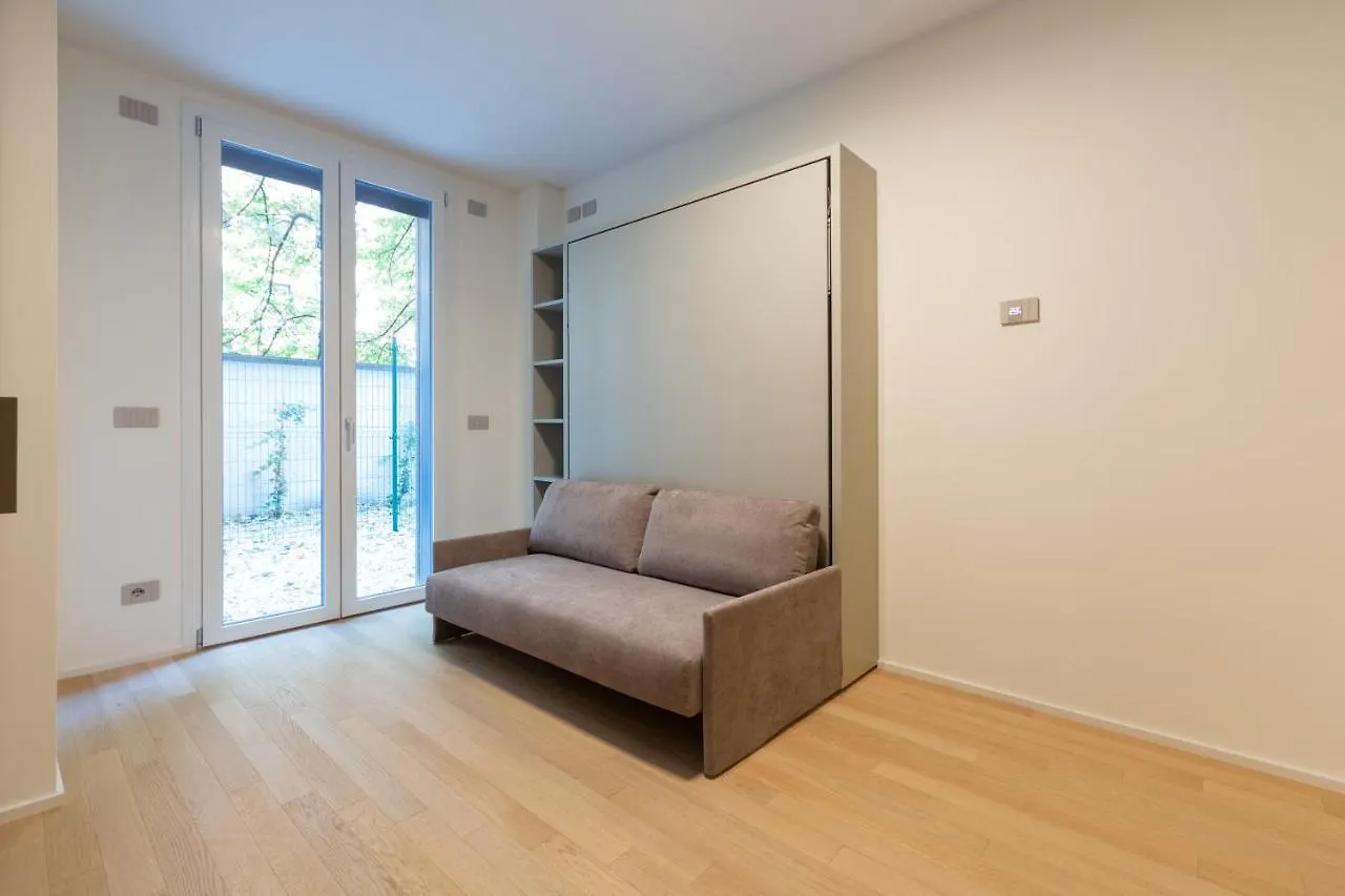 Cozy Flat With Parking Apartment Milan 0*,  Italy